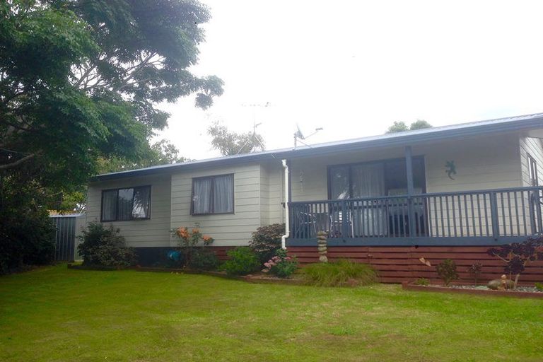 Photo of property in 37 Puriri Road, Pukekohe, 2120