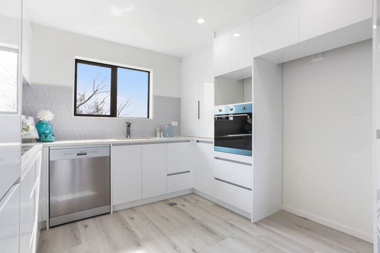 Photo of property in 8/418 Richardson Road, Mount Roskill, Auckland, 1041