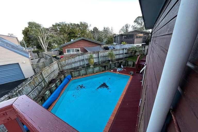 Photo of property in 25 Lochend Place, Highland Park, Auckland, 2010