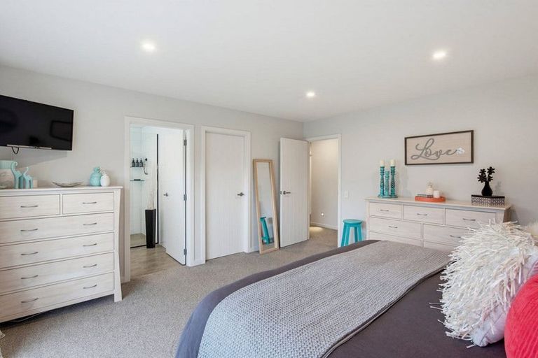 Photo of property in 18 Petrel Close, Paraparaumu Beach, Paraparaumu, 5032