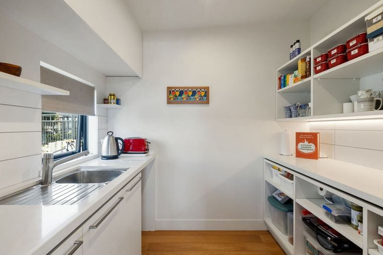 Photo of property in 142 Lake Crescent, Hamilton Lake, Hamilton, 3204