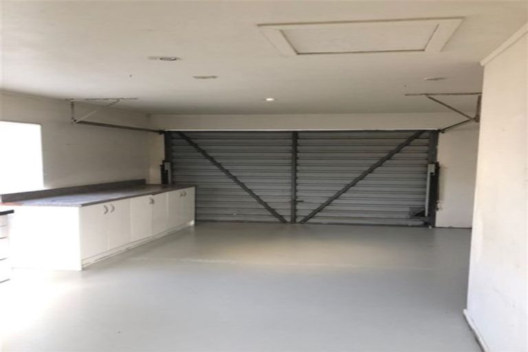 Photo of property in 39 Robert Skelton Place, Clendon Park, Auckland, 2103