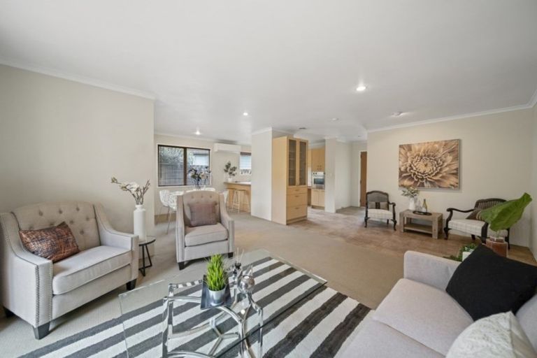 Photo of property in 42a Lisa Rise, Half Moon Bay, Auckland, 2012