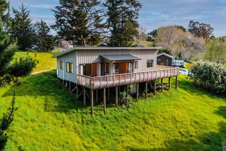 Photo of property in 43 Spur Road, Stillwater, Silverdale, 0993