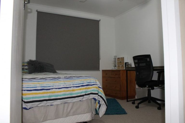 Photo of property in 110 Apollo Parade, Milson, Palmerston North, 4414