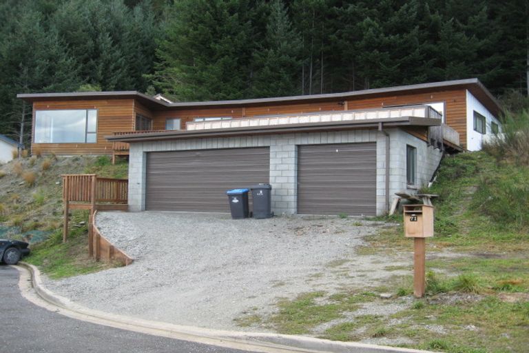 Photo of property in 71 Dart Place, Fernhill, Queenstown, 9300