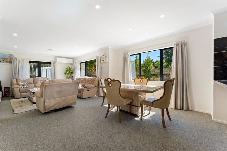 Photo of property in 19 Titch Place, Glen Eden, Auckland, 0602