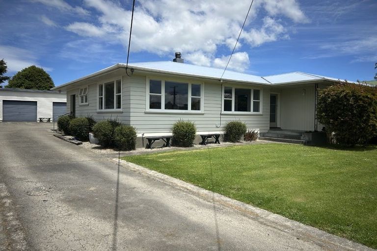 Photo of property in 16 Alfredton Road, Eketahuna, 4900