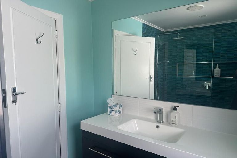 Photo of property in 28 Rotherham Terrace, Miramar, Wellington, 6022