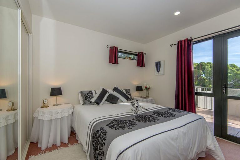 Photo of property in 4 Ledger Lane, Mount Pleasant, Christchurch, 8081