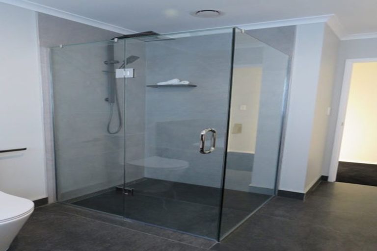 Photo of property in 2 Paapaka Way, Waiuku, 2123