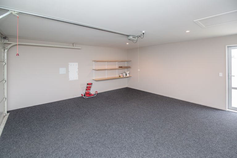 Photo of property in 18 Munich Place, Bromley, Christchurch, 8062