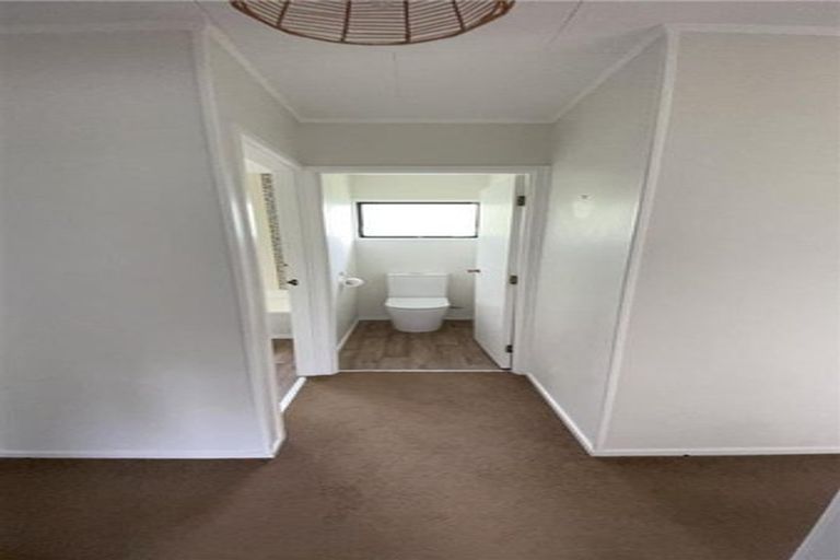 Photo of property in 12 Lorena Place, West Harbour, Auckland, 0618