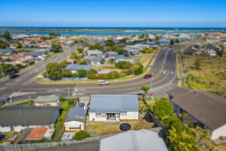 Photo of property in 214 Puriri Street, Castlecliff, Whanganui, 4501