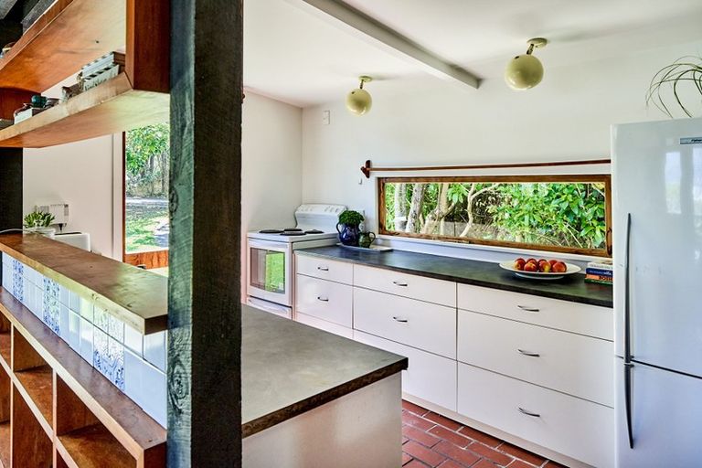 Photo of property in 65 Howard Road, Point Howard, Lower Hutt, 5013