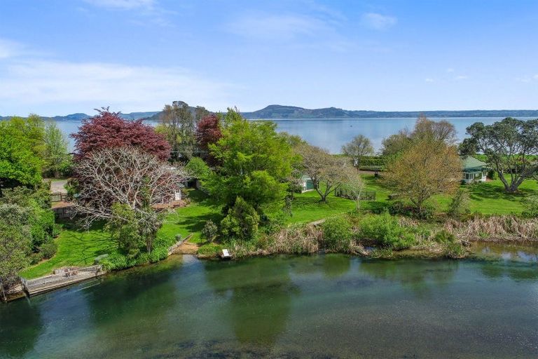 Photo of property in 40 Takinga Street, Mourea, Rotorua, 3074