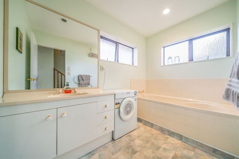 Photo of property in 5 California Drive, Totara Park, Upper Hutt, 5018