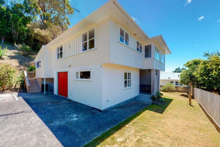 Photo of property in 38 Pembroke Street, Tawa, Wellington, 5028