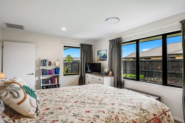 Photo of property in 21 Watkins Drive, Rangiora, 7400