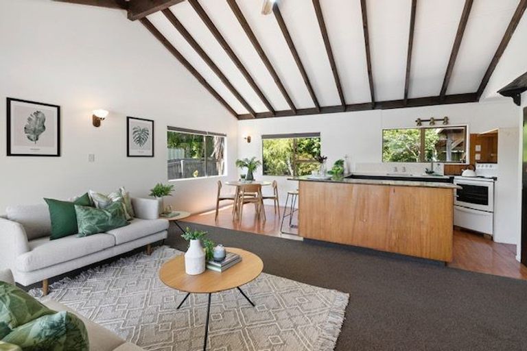 Photo of property in 5 Amokura Street, Waikanae, 5036