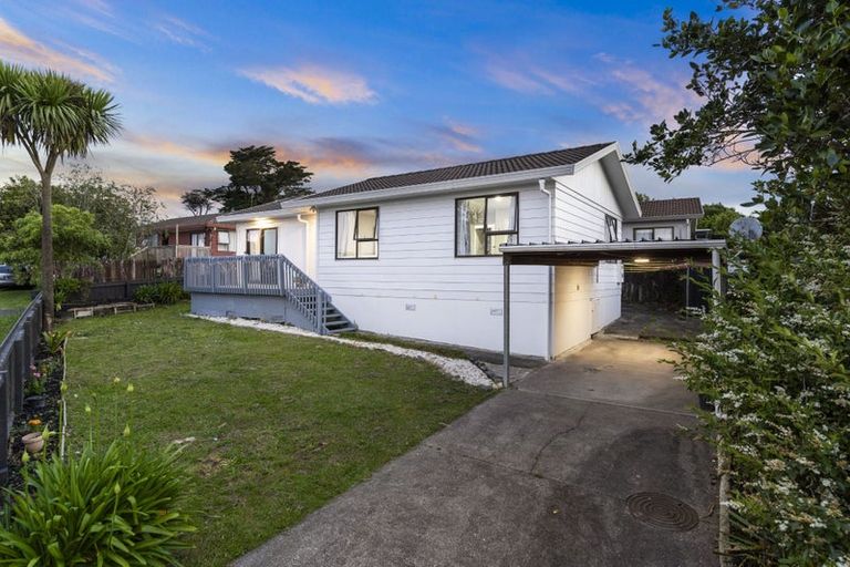 Photo of property in 1/71 Luanda Drive, Ranui, Auckland, 0612