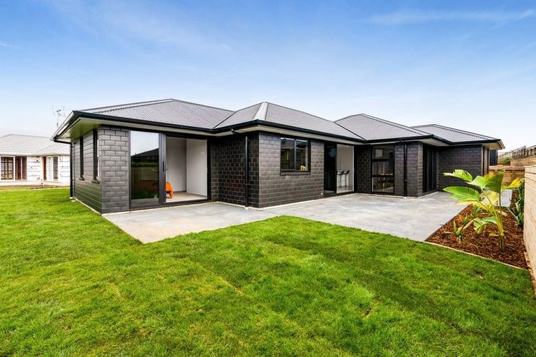 Photo of property in 9b James Drive, Bell Block, New Plymouth, 4312
