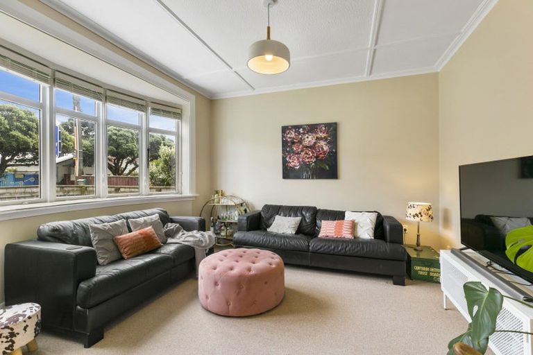 Photo of property in 181 The Parade, Island Bay, Wellington, 6023