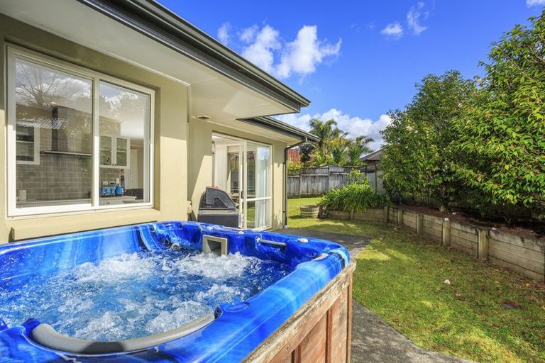 Photo of property in 7 Admirals Court Drive, Greenhithe, Auckland, 0632