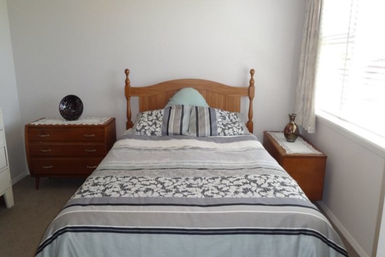 Photo of property in 44 Wychwood Crescent, Bishopdale, Christchurch, 8053