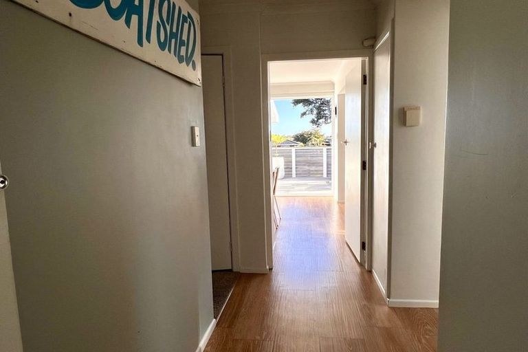 Photo of property in 2 Lindale Grove, Waikanae Beach, Waikanae, 5036