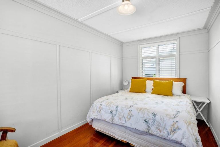 Photo of property in 23 Belt Road, Moturoa, New Plymouth, 4310