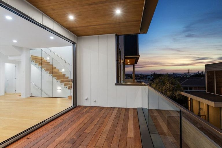 Photo of property in 50c Killarney Street, Takapuna, Auckland, 0622