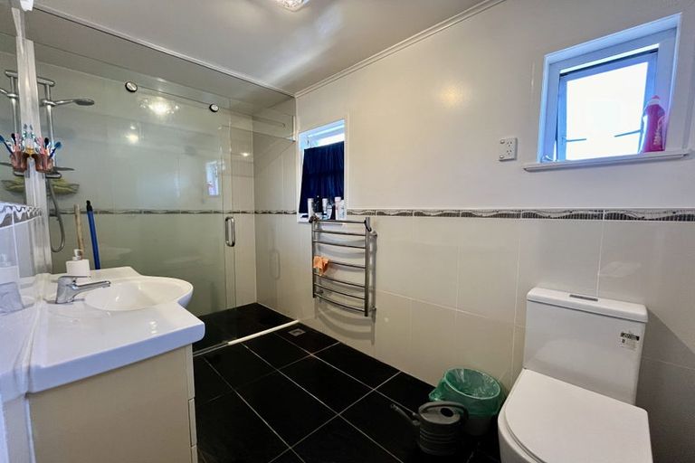 Photo of property in 35 Addington Avenue, Manurewa, Auckland, 2102