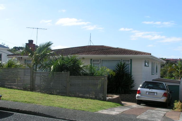 Photo of property in 74 Gladstone Road, Northcote, Auckland, 0627