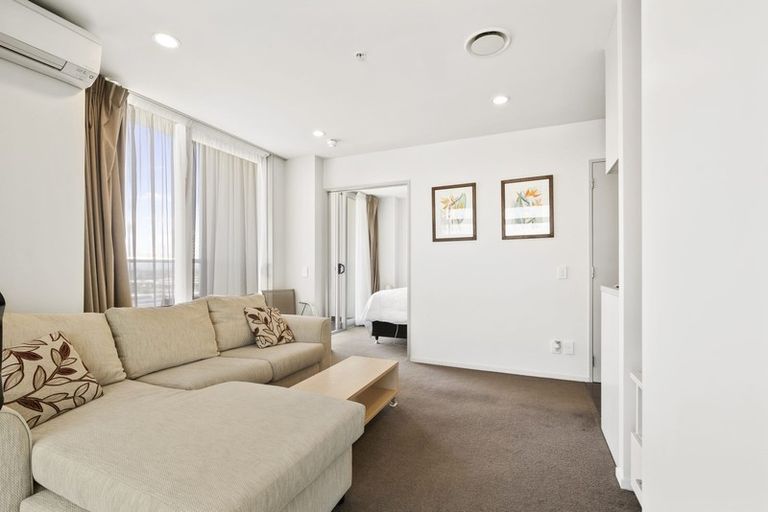 Photo of property in Proximity Apartments, 909/17 Osterley Way, Manukau, Auckland, 2104