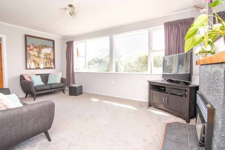 Photo of property in 10 Piper Place, Roslyn, Palmerston North, 4414