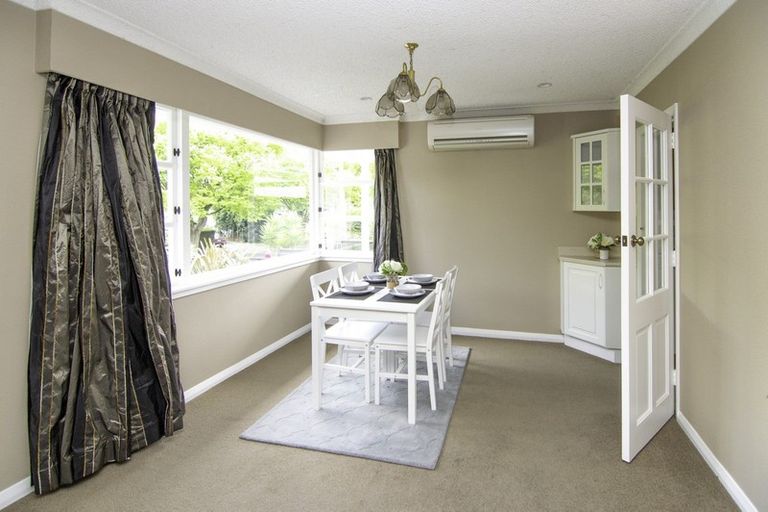 Photo of property in 18 Churchill Avenue, Hokowhitu, Palmerston North, 4410