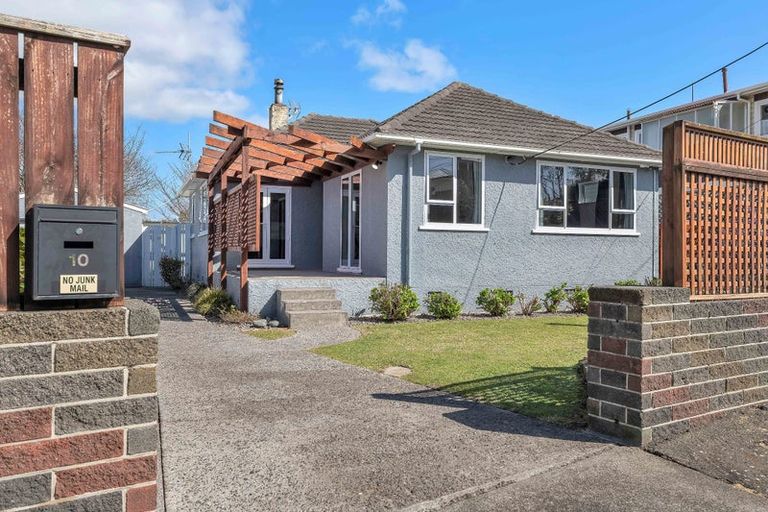 Photo of property in 10 Pembroke Street, Westown, New Plymouth, 4310