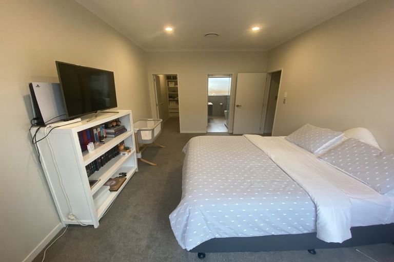 Photo of property in 13 Walter Ruddock Avenue, Kumeu, 0810