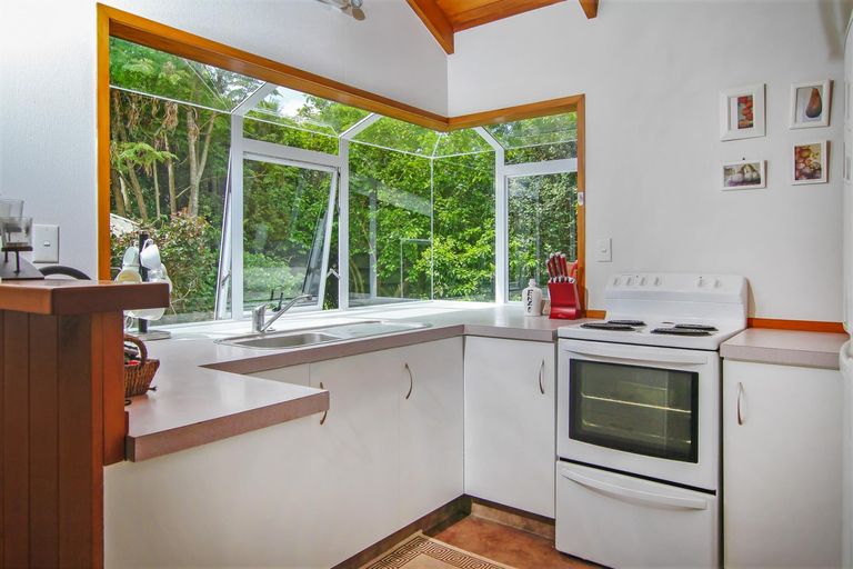 Photo of property in 16 Kendall Road, Kerikeri, 0230