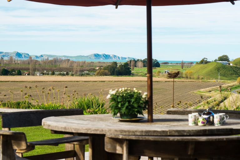 Photo of property in 52 Saddler Road, Muriwai, Gisborne, 4072