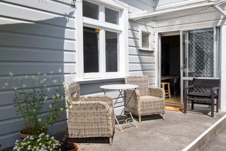 Photo of property in 8 Goldsmith Terrace, Hospital Hill, Napier, 4110