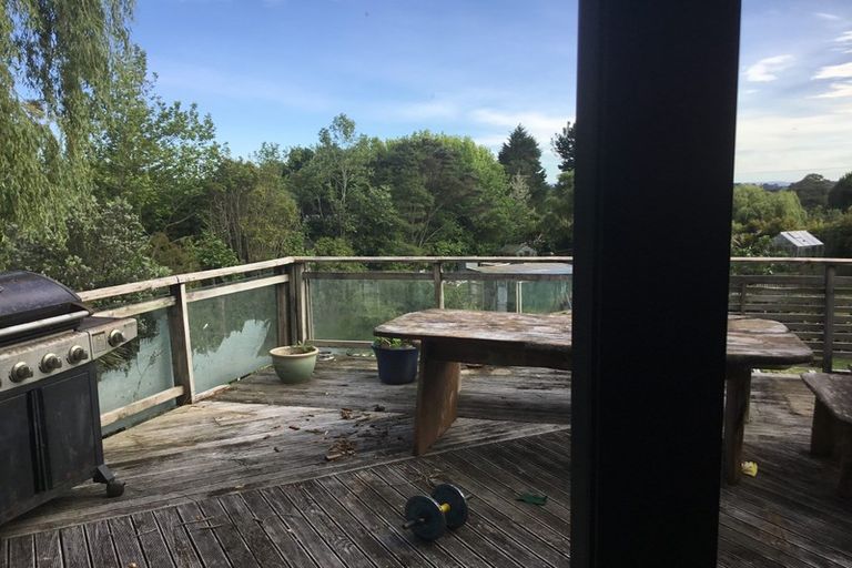 Photo of property in 1049 Scenic Drive North, Swanson, Auckland, 0816