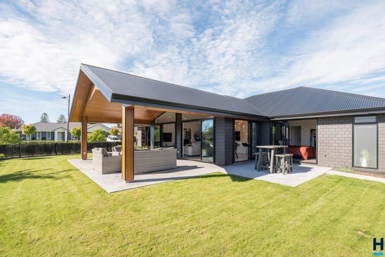 Photo of property in 4 Puketutu Grove, Motueka, 7120