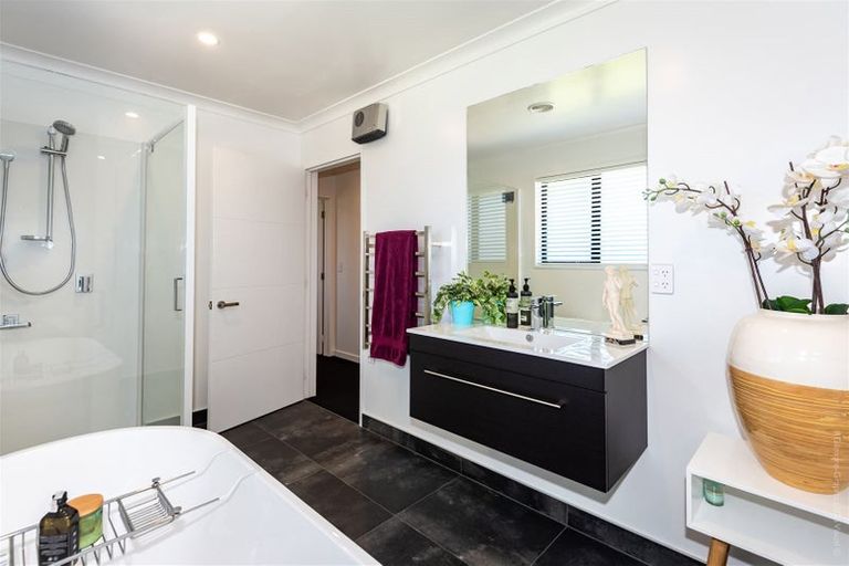 Photo of property in 37 Lucca Crescent, Rolleston, 7615