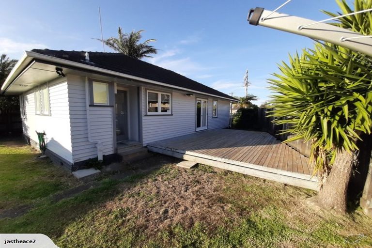 Photo of property in 30 Smythe Road, Henderson, Auckland, 0612