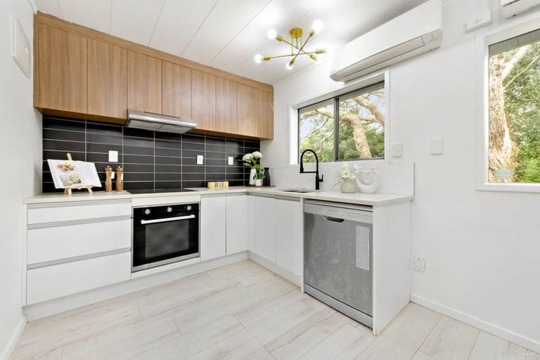 Photo of property in 11/66 Astley Avenue, New Lynn, Auckland, 0600