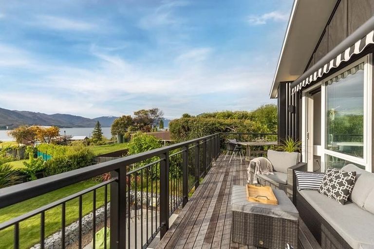 Photo of property in 14 Lakeview Terrace, Lake Hawea, Wanaka, 9382