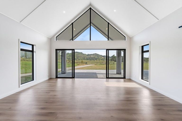 Photo of property in 22 Riverside Way, Clevedon, 2585