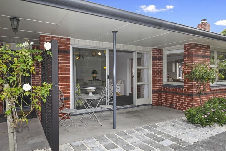 Photo of property in 9 Oakfield Street, Burnside, Christchurch, 8053